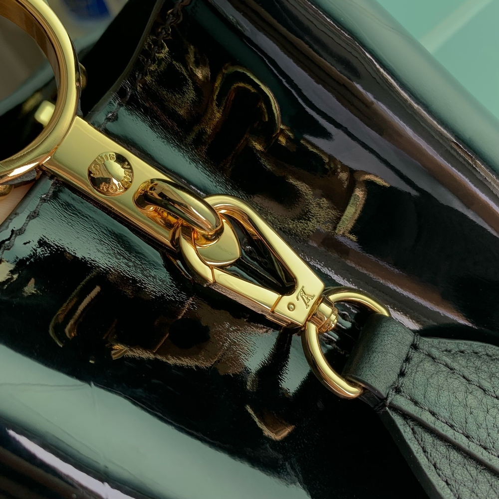 Louis Vuitton Capucines BB