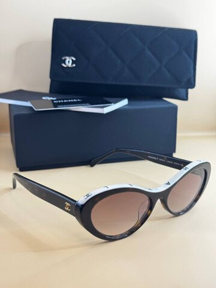 Солнцезащитные очки CHANEL