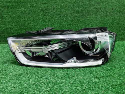 Битая Фара левая Audi Q3 1 8U (2014-2018) ксенон