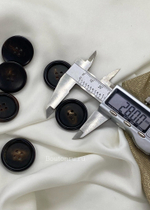 Пуговицы на прокол натуральный рог темно-коричневые с бежевыми прожилками