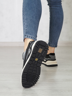 Кроссовки женские демисезонные