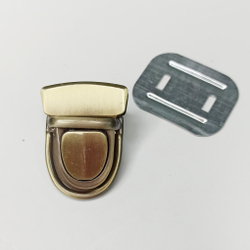 Замок-защелка на зажимах 40*30 Антик