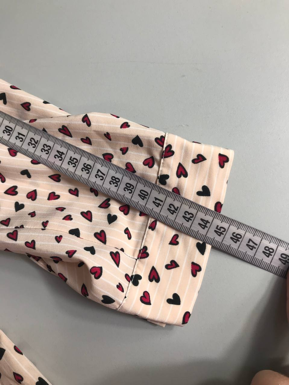 Блузка Dress Code в романтичные сердечки, визуально на 44 размер