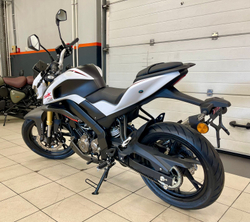 QJMOTOR SRK 125 S (White)