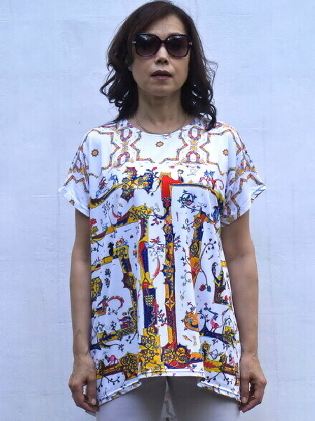 Футболка "Лабиринт", о мотивам средневековых буквиц и фантастических существ со страниц Псалтири Латтрелла