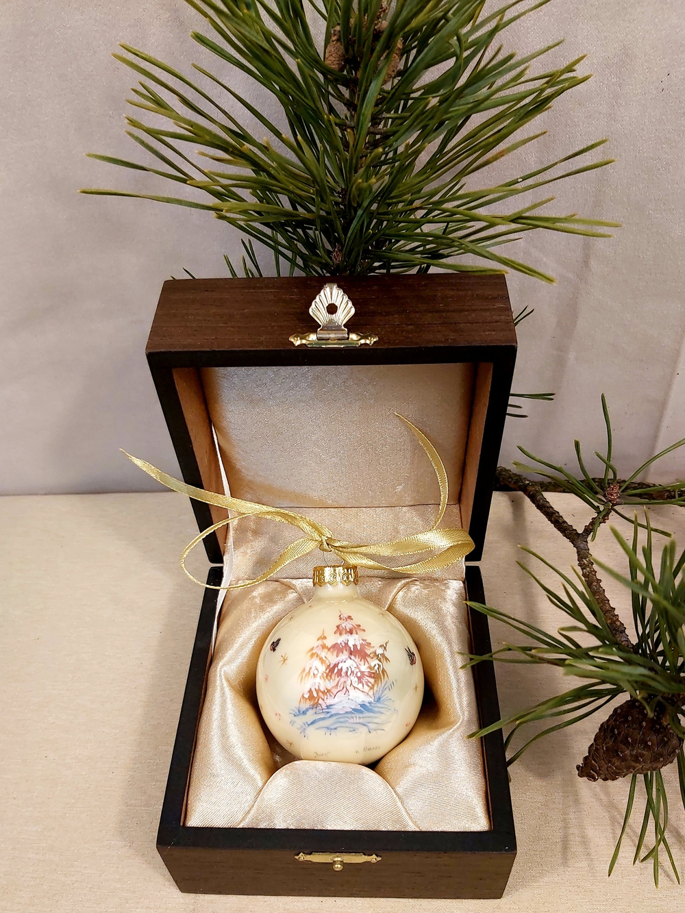 Шар новогодний с ручной росписью  Палех "Тигр"