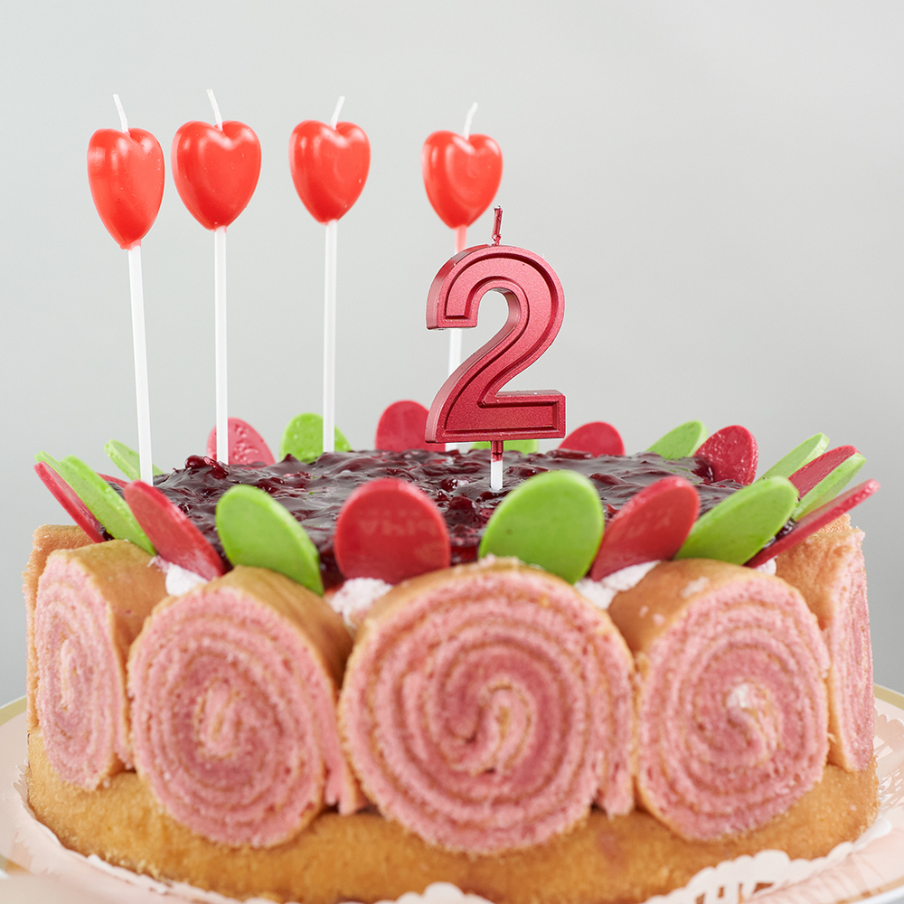 Свечи на шпажках в форме сердца в красном цвете 7 см, 4 шт