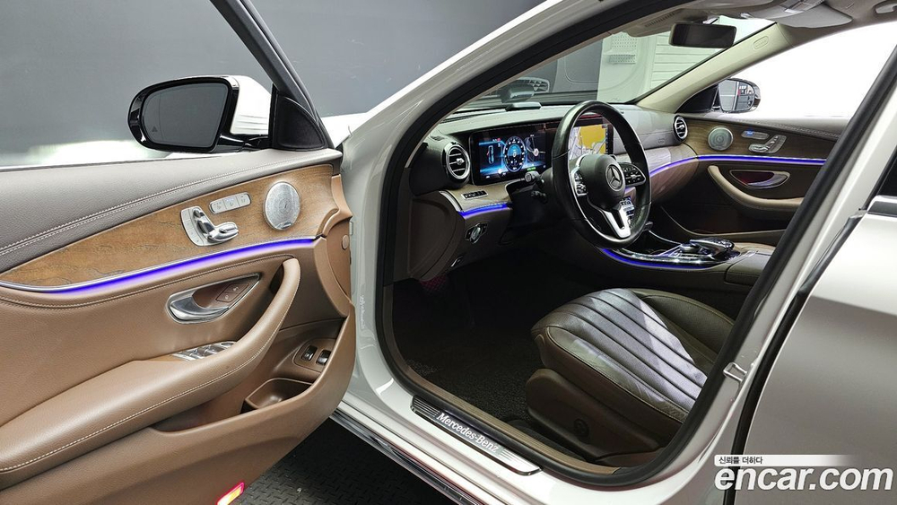 Mercedes-Benz E-Class W213 E300e 4MATIC Exclusive (06.2020)