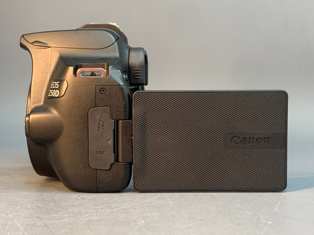 Canon 250D Kit 18-55mm STM