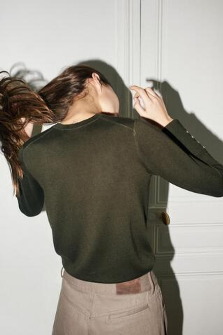 ZARA БАЗОВЫЙ ОДНОТОННЫЙ ДЖЕМПЕР, ТЕМНЫЙ ХАКИ