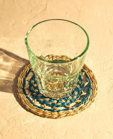 ZARA HOME НАБОР ПОДСТАВОК ПОД СТАКАН ИЗ МОРСКОЙ ТРАВЫ (4 ШТ.), СИНИЙ