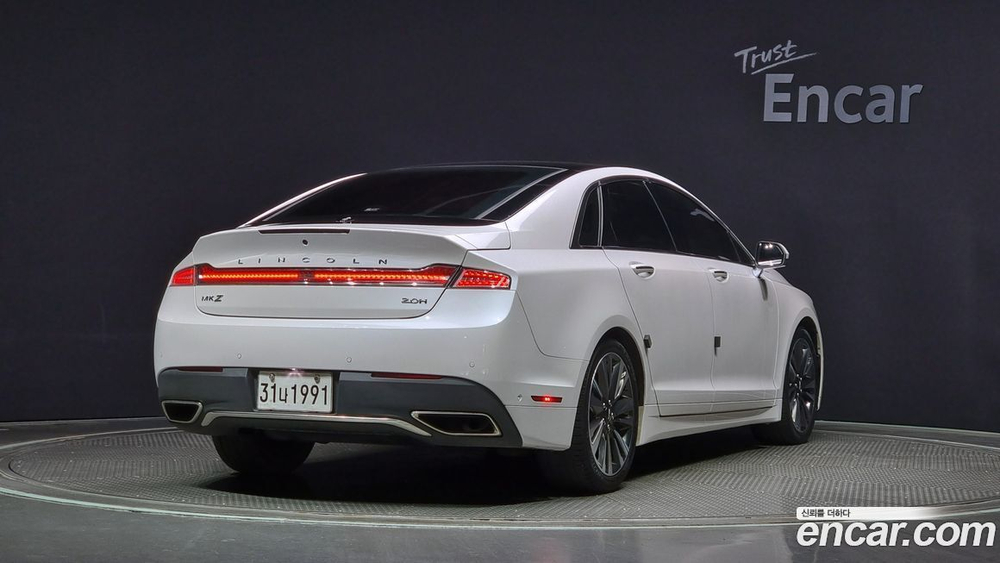 Lincoln New MKZ Hybrid (01.2020)