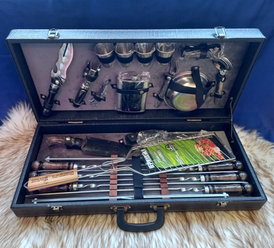 Шашлычный набор в подарок мужчине "Рыбак" №23 в дипломате из экокожи 30 предметов