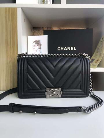 Chanel Boy 25 cm
