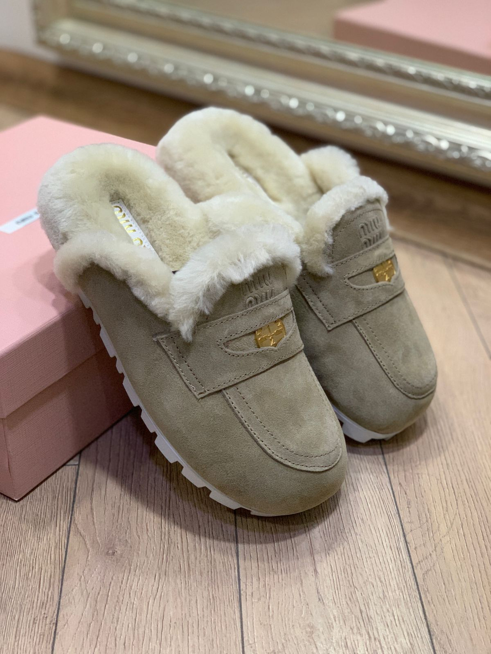 Сабо Miu Miu