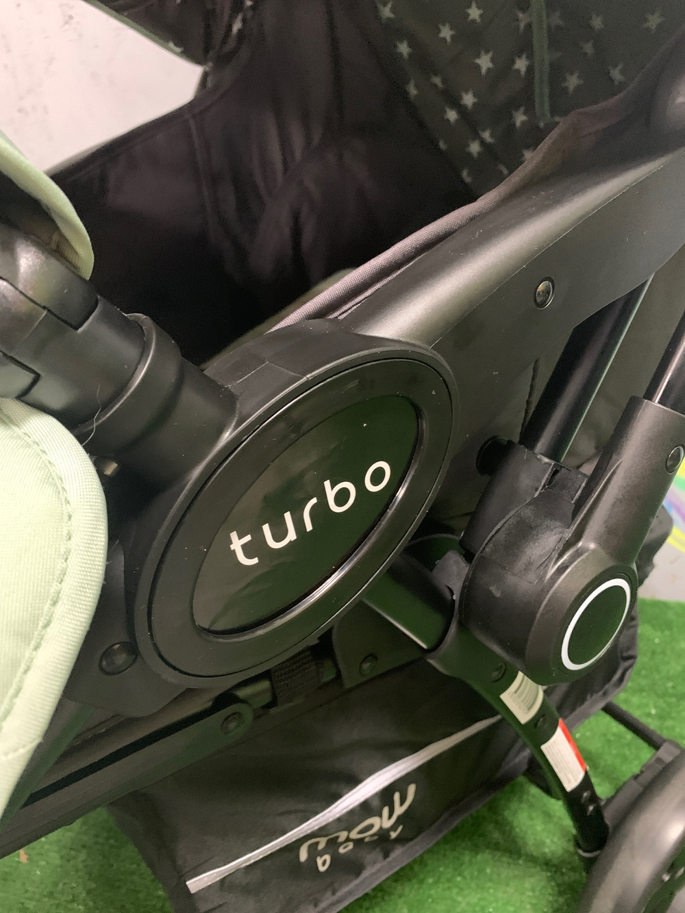 Коляска детская MOWBaby "TURBO" MB020 Mint