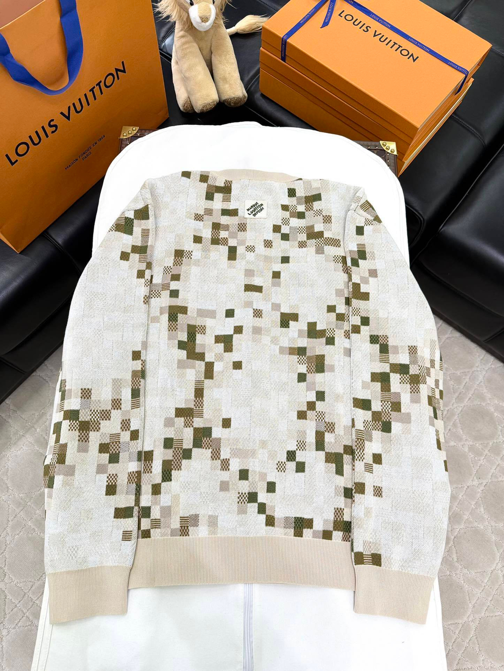 Louis Vuitton Sweatshirt