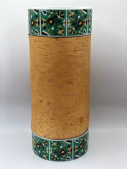 Ваза фарфоровая с берестой. Коллекция  Изразец Коломенское. Цветы. Бревно (Log).