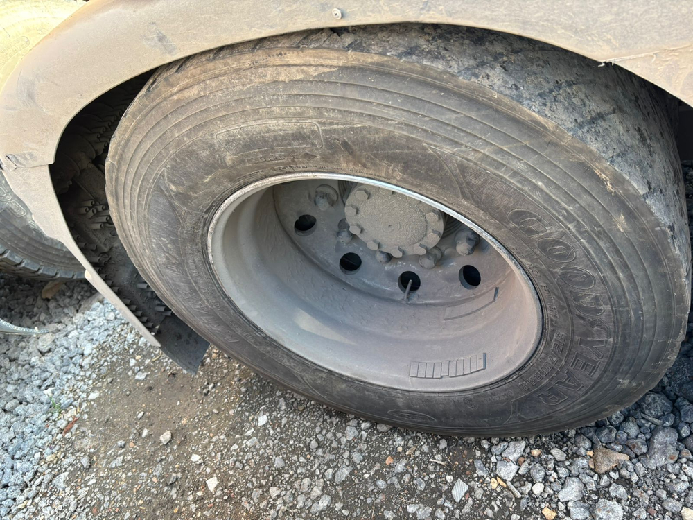 Shacman (Shaanxi) SX* 4x2 Седельный тягач SX4188YY381 (Дизельный, 12,5 л, 473 л.с., МТ)