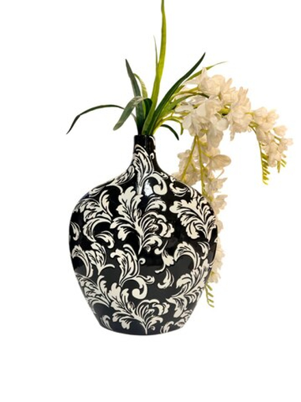 Ваза керамика ч/б с лепестками