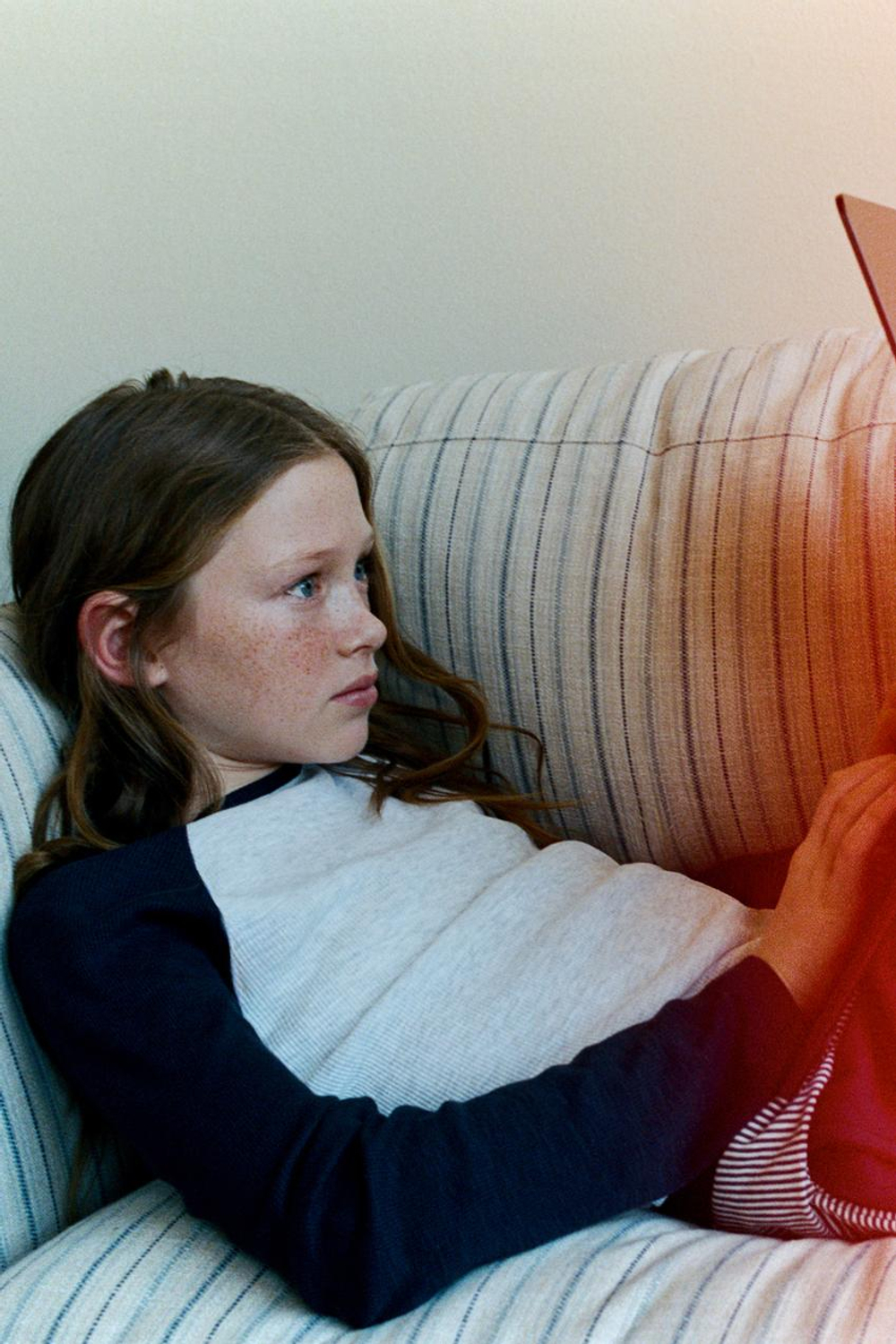 ZARA ФУТБОЛКА С РУКАВАМИ РЕГЛАН, МОРСКОЙ СИНИЙ