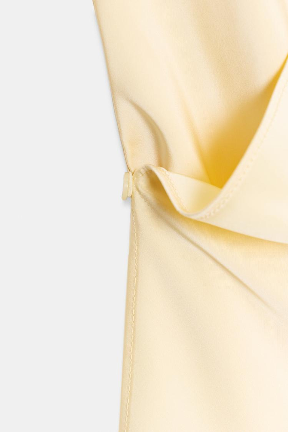 ZARA АТЛАСНЫЙ ТОП С ГОРЛОВИНОЙ ХАЛТЕР, ЯИЧНО-ЖЕЛТЫЙ