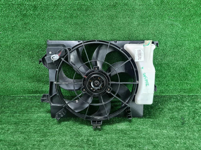 Диффузор с вентилятором Hyundai Solaris 1 (2010-2017)