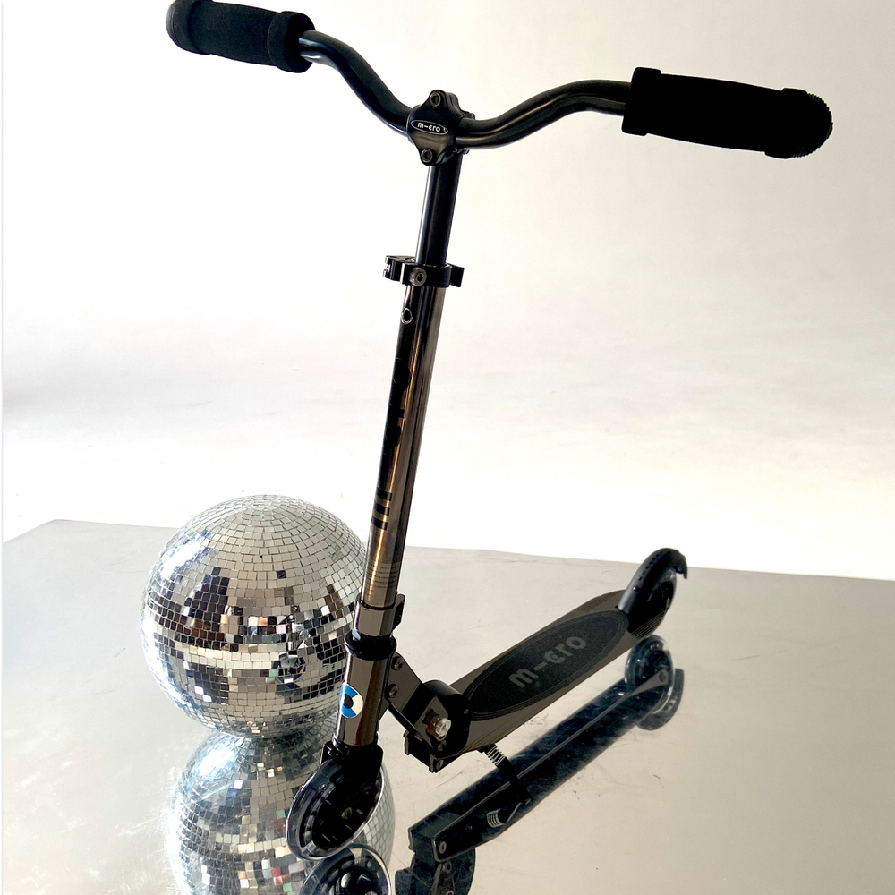 Самокат Micro Sprite LED Неохром черный