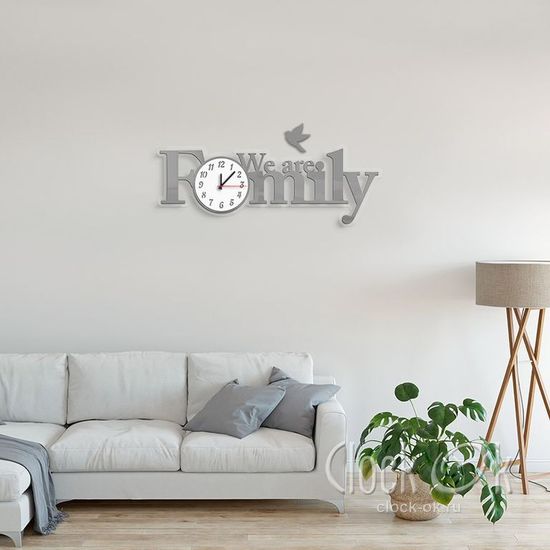 Настенные часы We are family