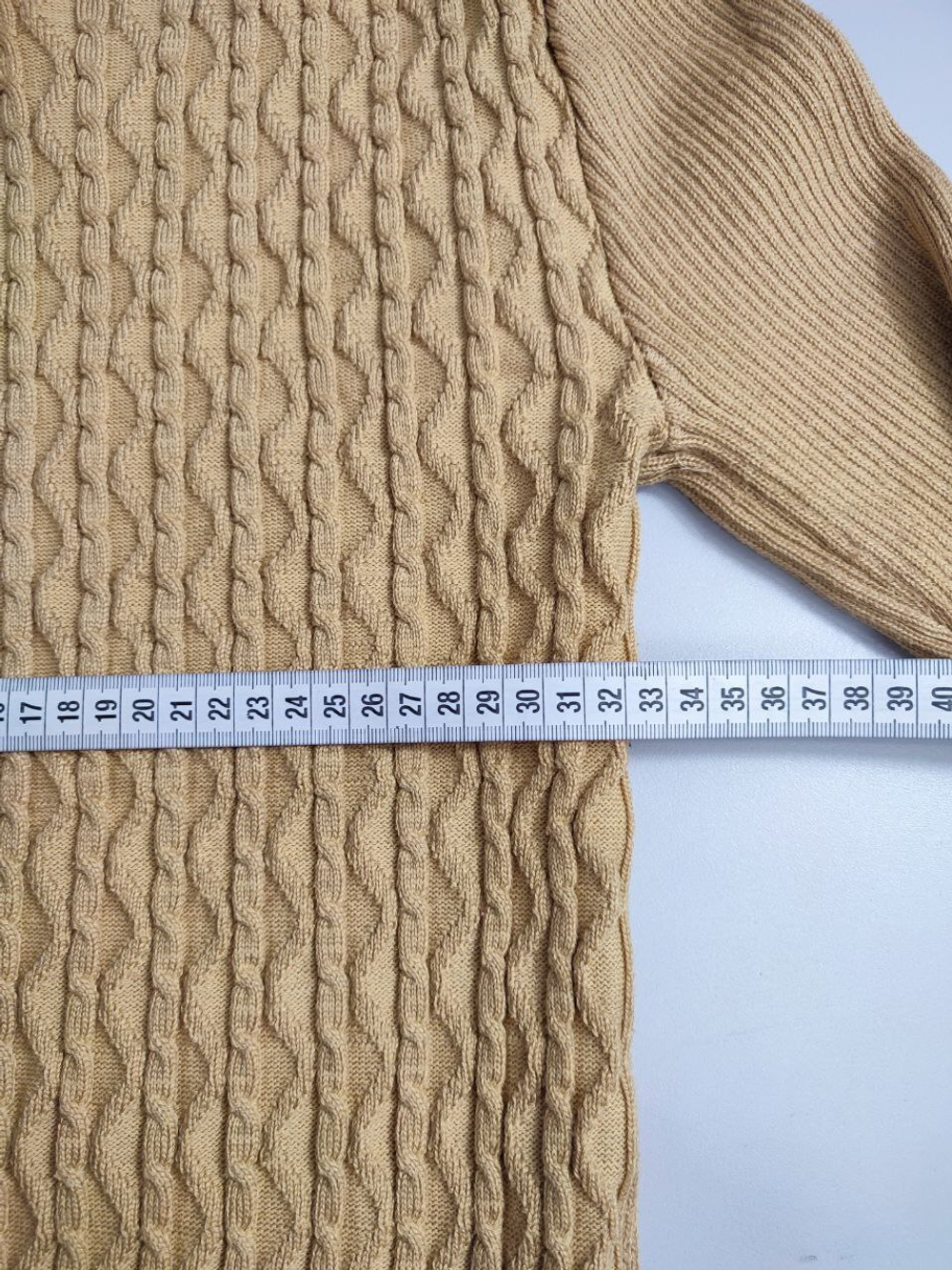 Свитер бежевый 44 размер