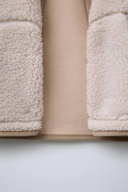 ZARA КУРТКА ИЗ ИСКУССТВЕННОЙ ОВЧИНЫ С КАПЮШОНОМ, ЭКРЮ