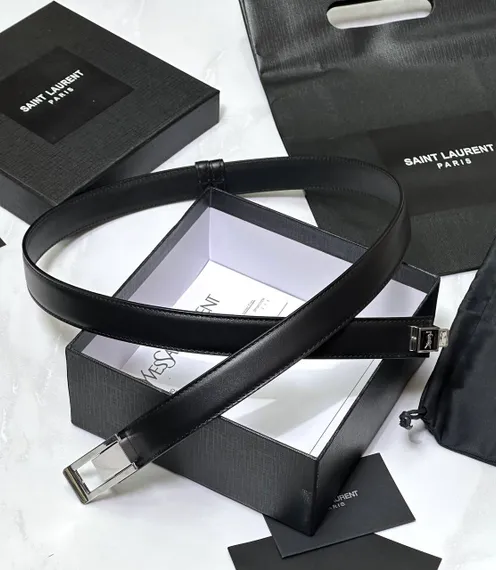 Ремень Saint Laurent с пряжкой CHARNIERE из гладкой кожи, чёрный