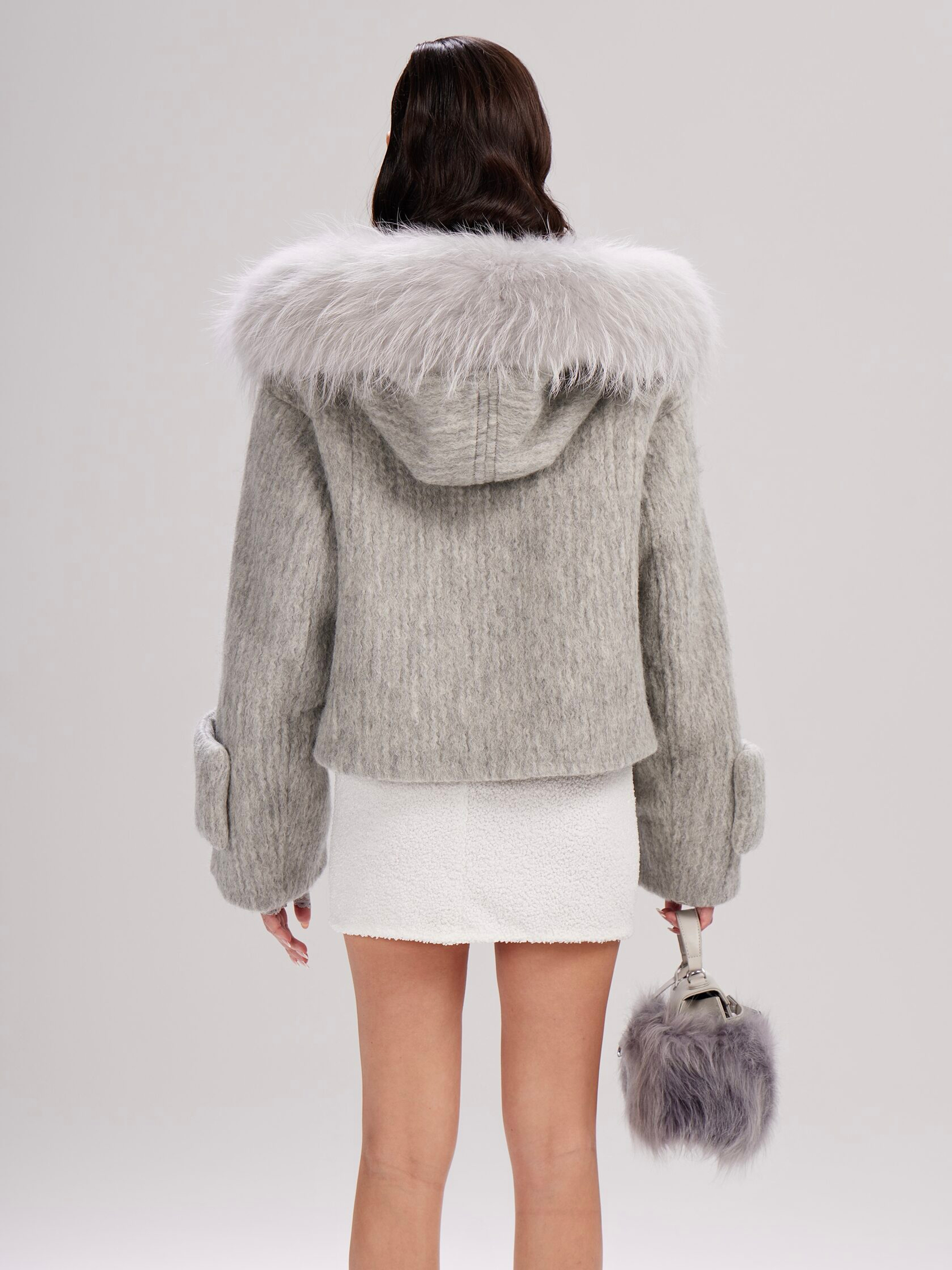 Oversize пуховик с шерстяной фактурой
