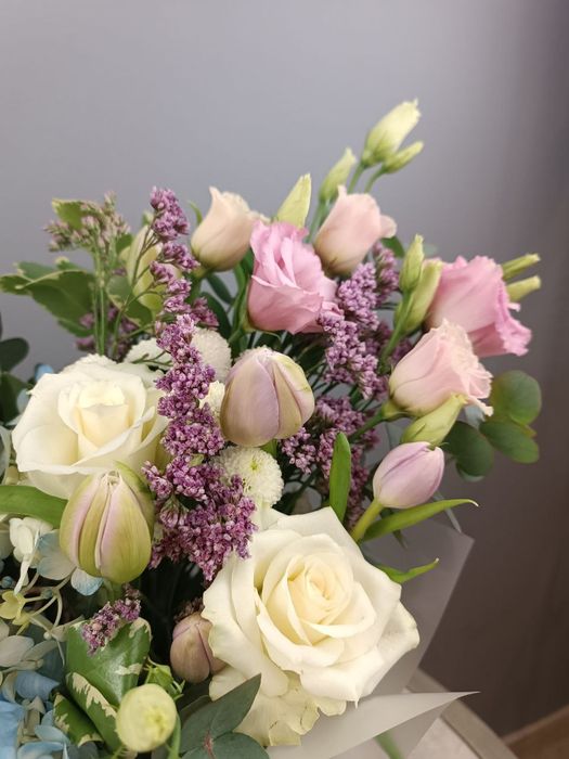 Композиция в шляпной коробке "Лилия"