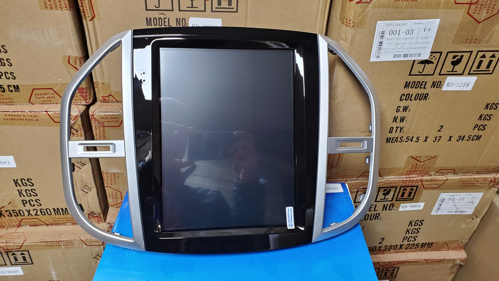 Магнитола для Mercedes-Benz Vito 2014-2023 - Carmedia ZF-1078-Q6 вертикальный экран 10.4" в стиле "Тесла" на Android 11, 8Гб+128Гб, CarPlay, 4G SIM-слот