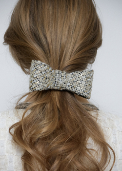 Бант-бабочка из золотого твида