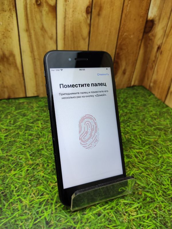 Смартфон Apple iPhone 7 32/Gb черный матовый (Витринный)