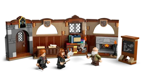 LEGO Constructor Harry Potter Hogwarts Castle: Charms Class
