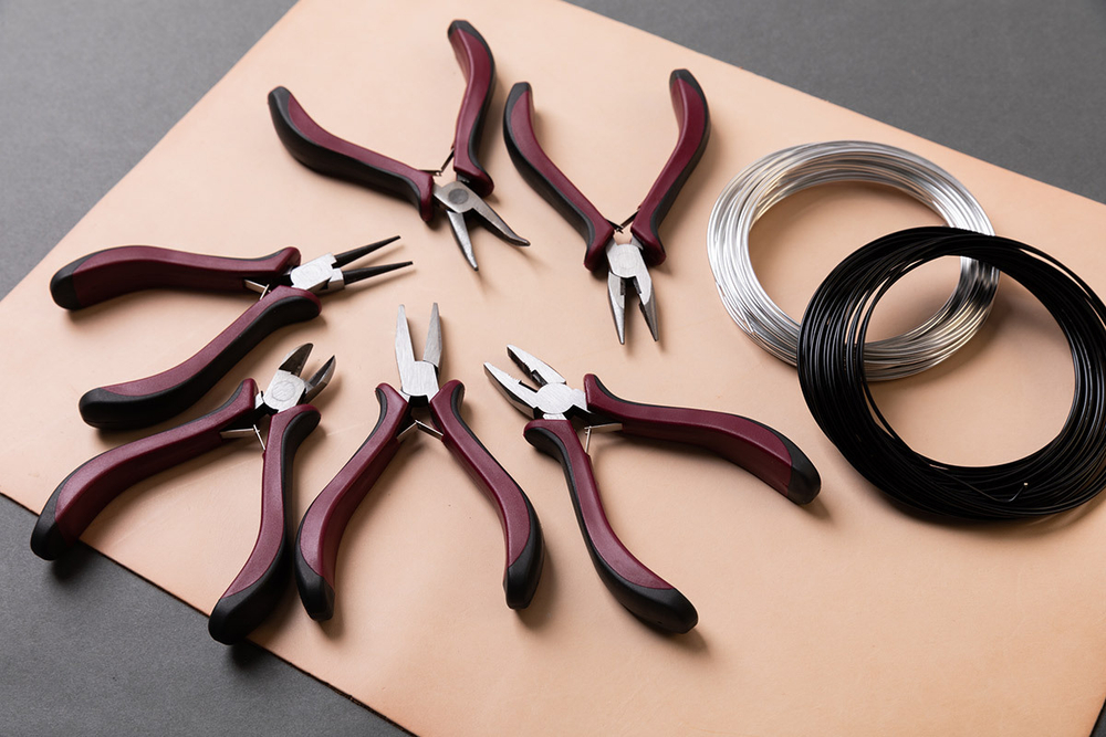 Micron Тонкогубцы изогнутые 4.5" HTP-104