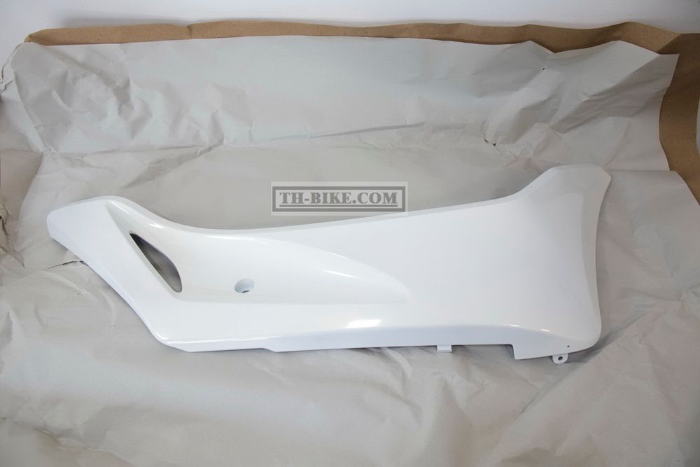 64431-K35-V00ZV. COVER, R. SIDE, WHITE, *NHA87P*. HONDA