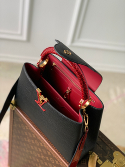 Louis Vuitton Capucines MM