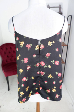 Топ с цветочками, визуально на 46/48 размер