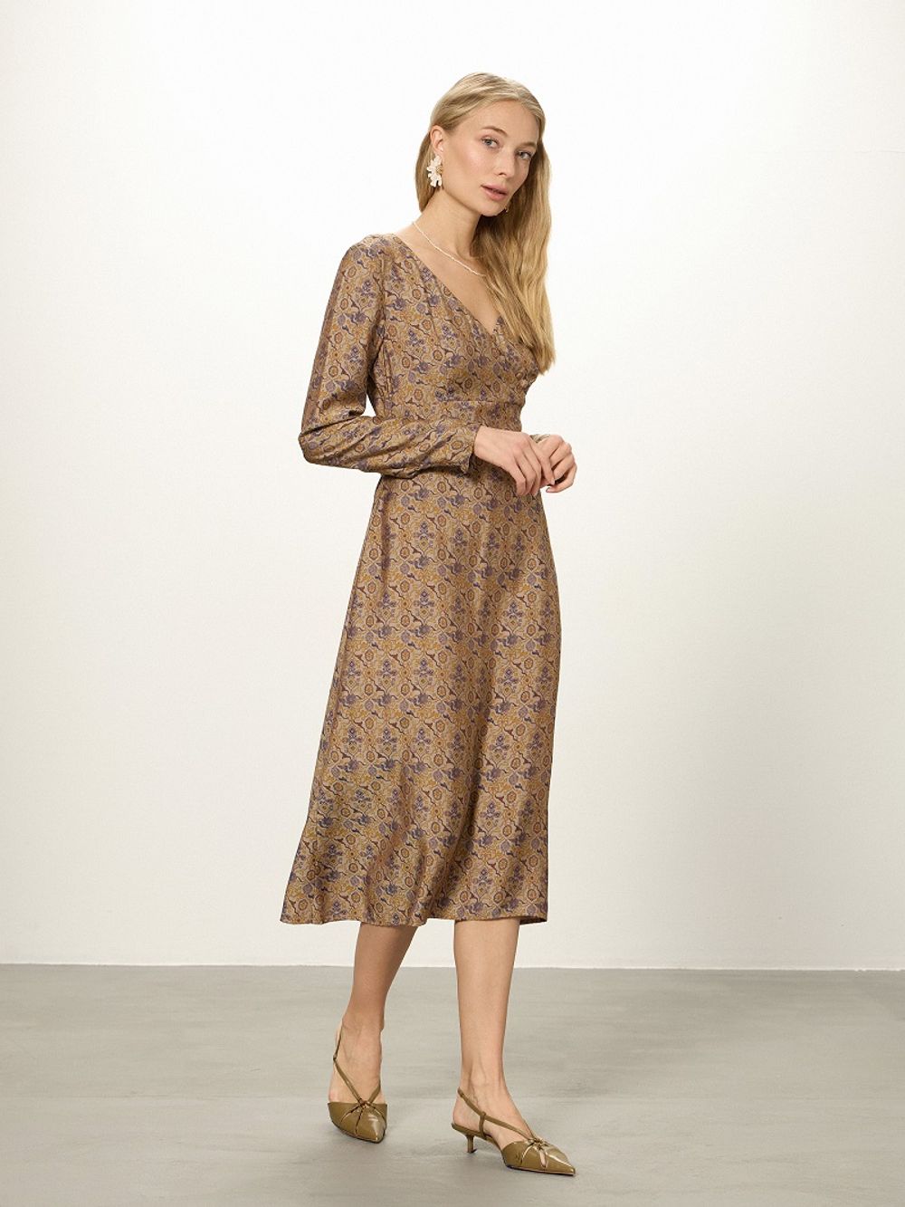 Платье Верона бежевая вискоза