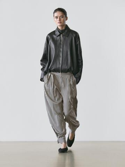 Massimo Dutti Полосатые драпированные брюки с вытачками, черный/белый