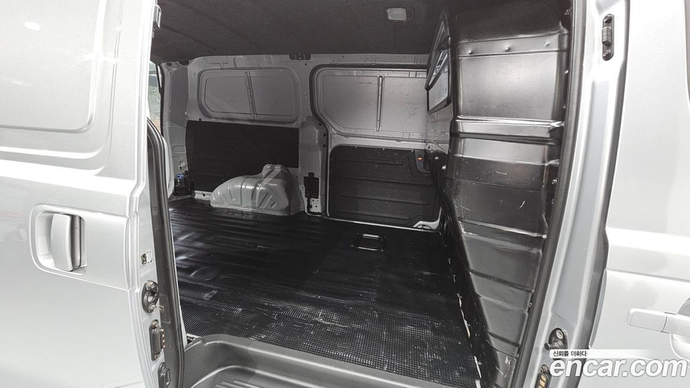 Hyundai The New Grand Starex Van 3-х местный (08.2019)