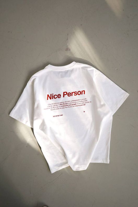 Футболка с красным принтом / Найс Персон (Nice Person)