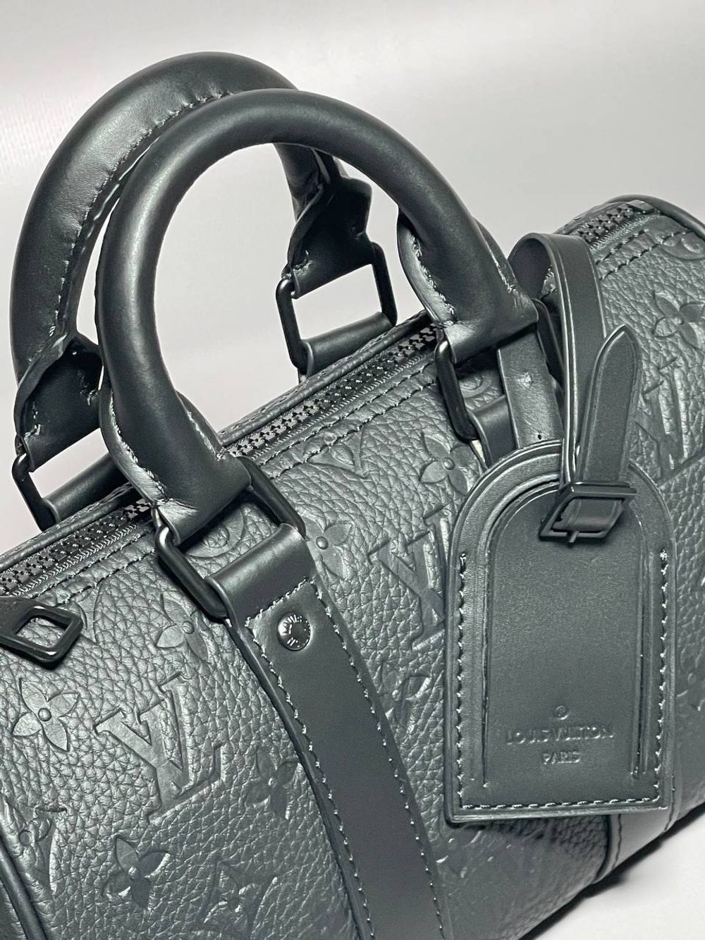 Сумка-мессенджер Louis Vuitton