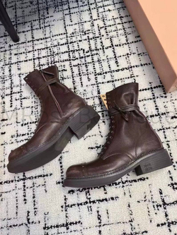 Женские сапоги Miu Miu в коричневом цвете