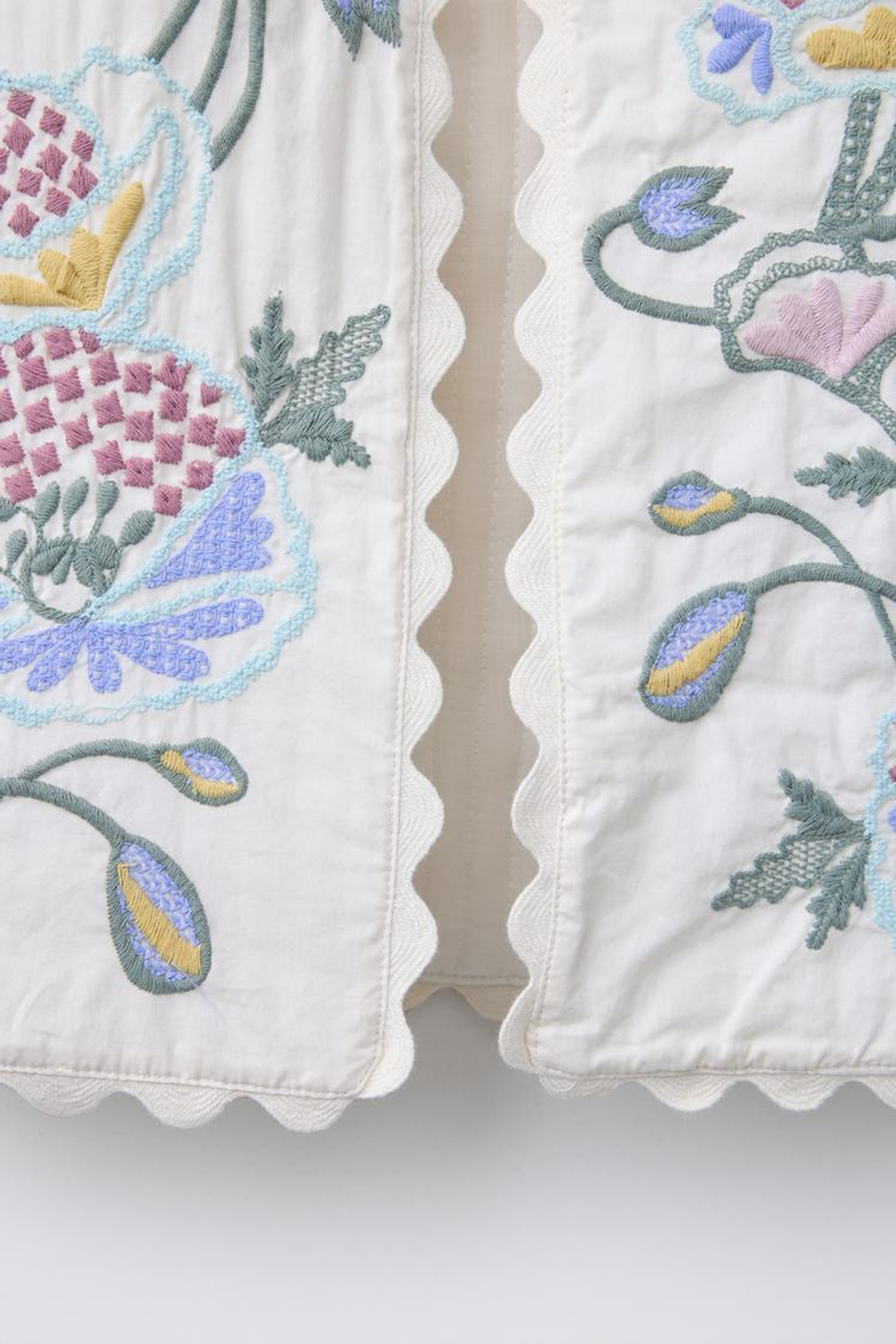 ZARA ЖИЛЕТ С ВЫШИВКОЙ И ЦВЕТОЧНЫМ ПРИНТОМ, РАЗНОЦВЕТНЫЙ