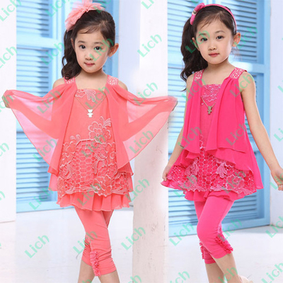 Костюм из кружевного многослойного платья и леггинсов с оборками